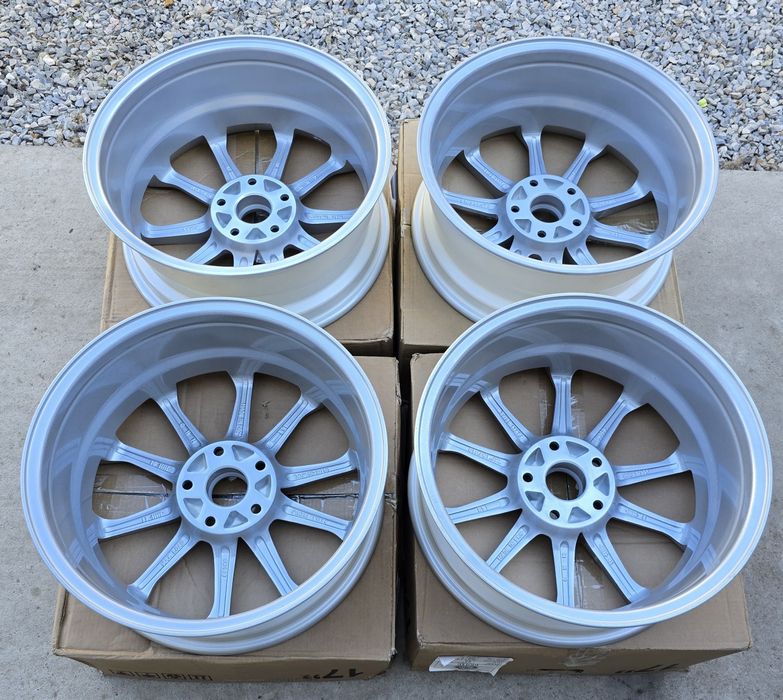 R 17 диски Тойота