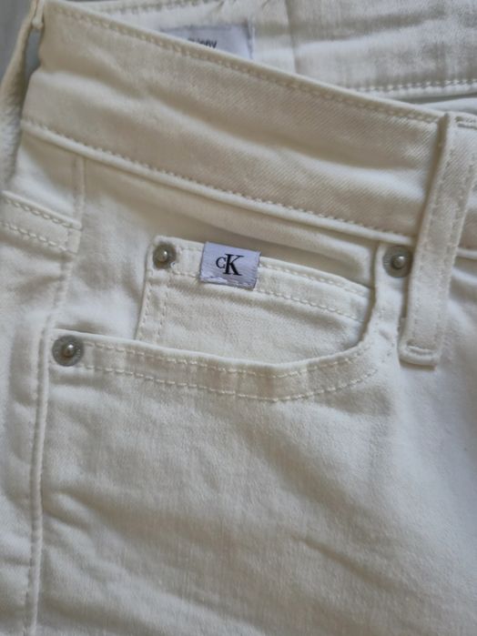 бели дамски дънкови панталони Calvin Klein, размер 27