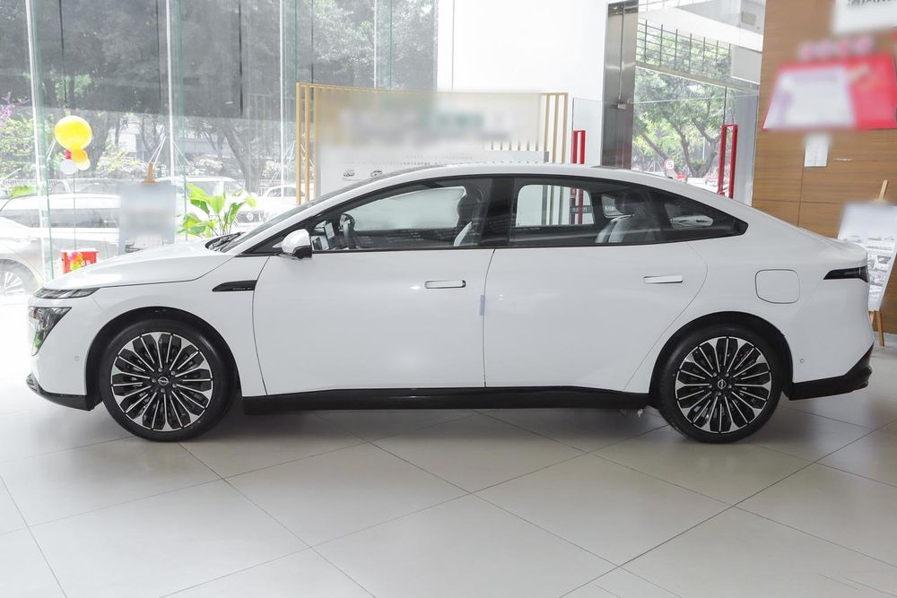 Nissan N7 Max 625km, eng yuqori pozitsiyasi