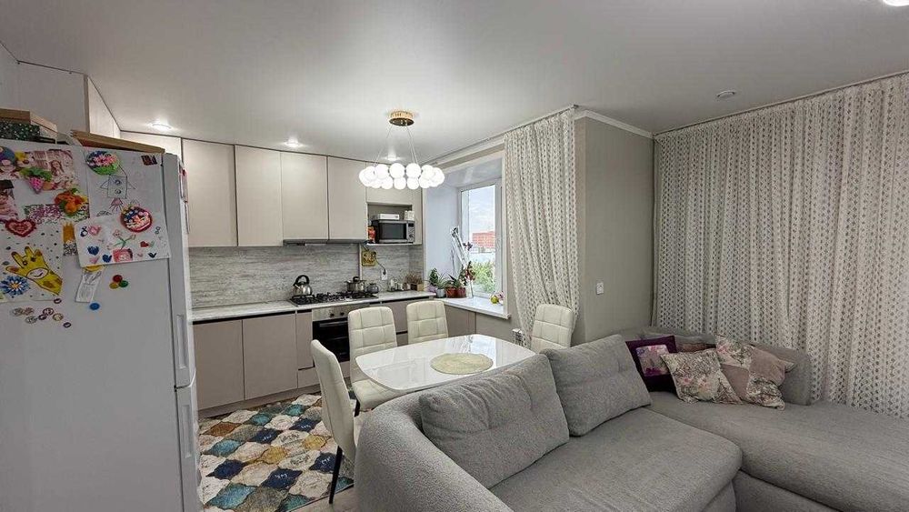 Продам 4 комнатную квартиру