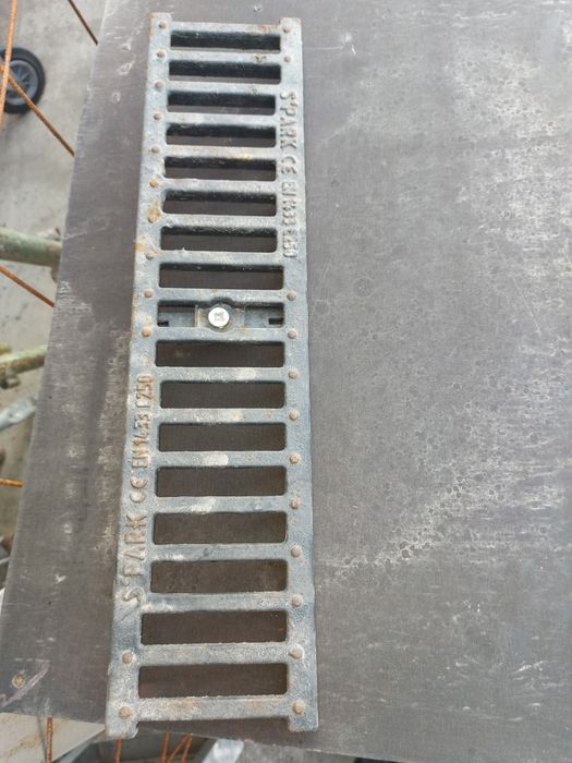 13 bucati - Gratar individual rigole dimensiuni lungime  498 mm  lățime 136 mm înălțime/grosime  15 mm