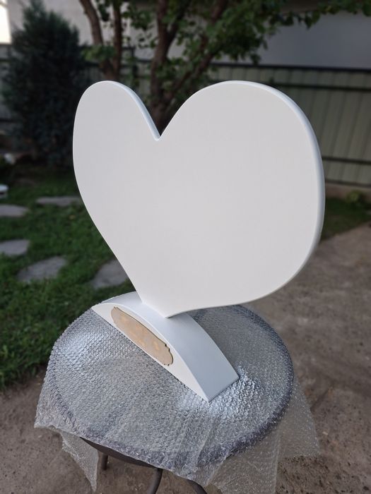 Inima decorativa din lemn