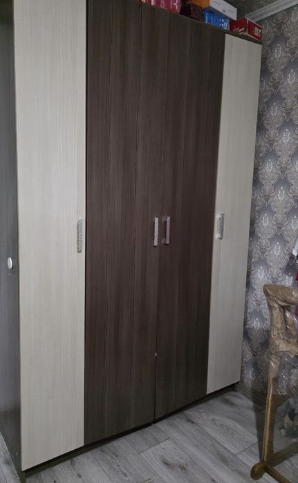 Продам спальный шкаф