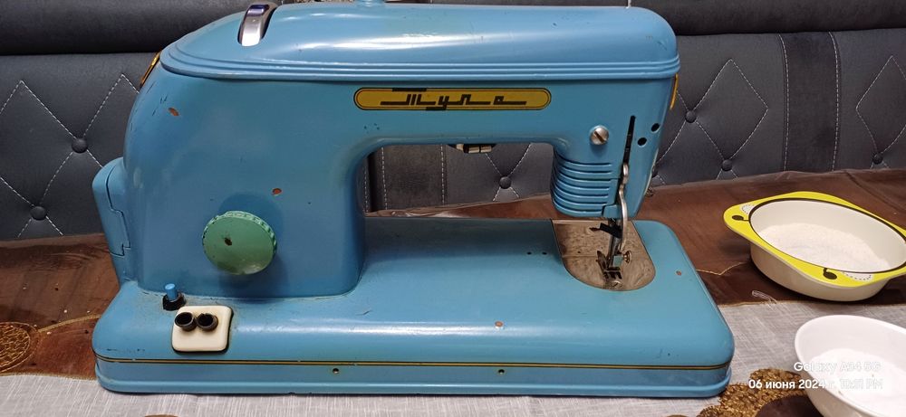 Продаётся швейная машинка.