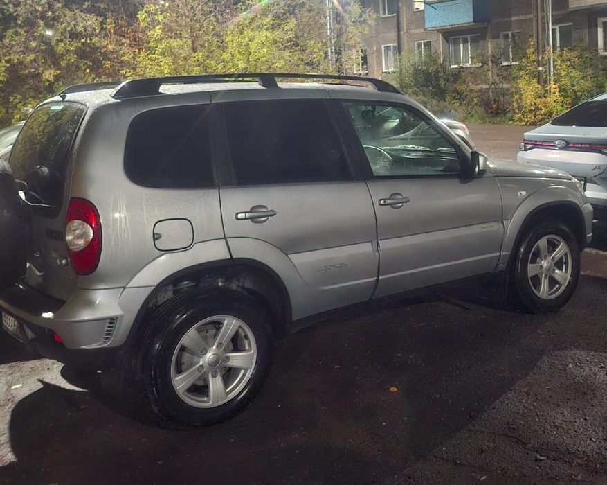 Продам ниву шевролет