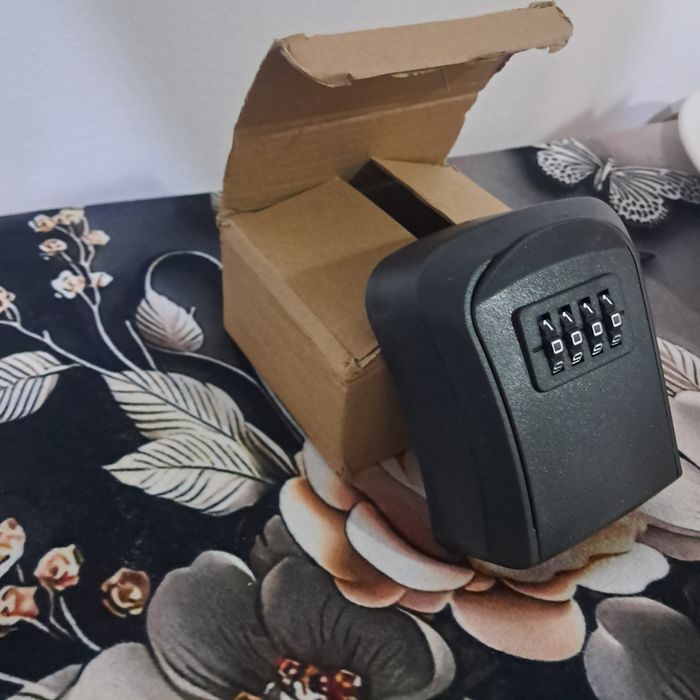 Продам сейф для ключей