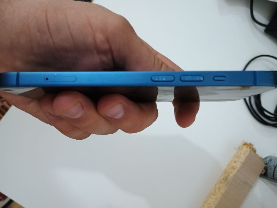 Vând iPhone 13 128gb fara niciun defect baterie 100