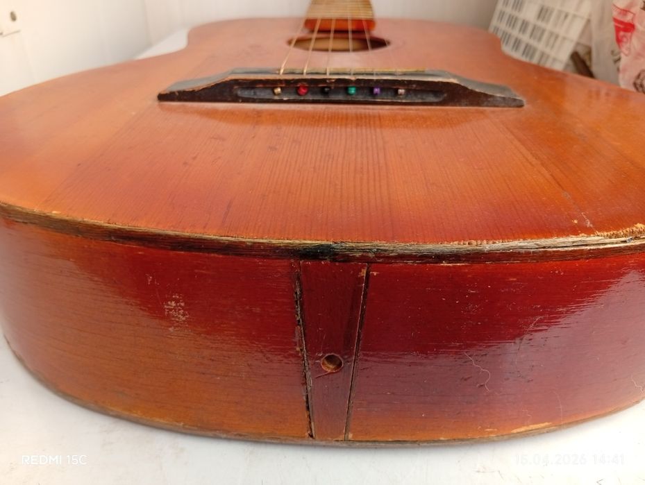 Срочно продам гитару