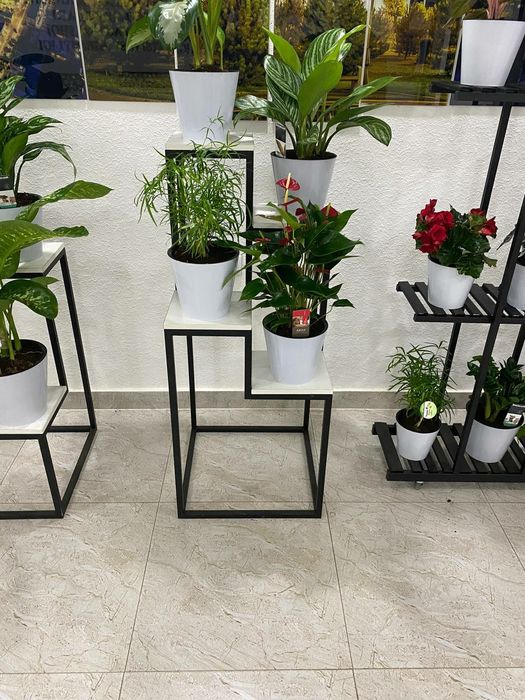 Подставка под цветы,гулга полка  стеллаж под цветы