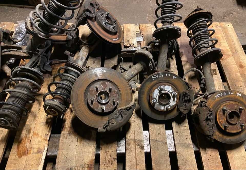 Стойка амортизатора Ниссан Х Трайл, Примьера Р12  в сборе привозная