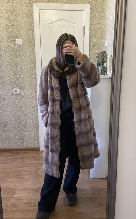 Шуба 42 р (бобрик)