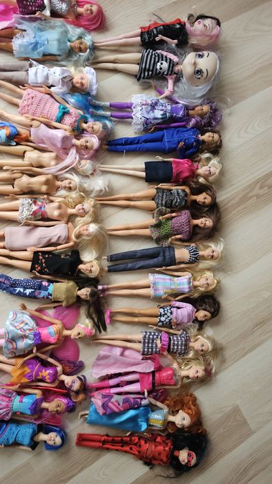 Papusi Barbi, Neinfricata, Buburuza, Little Pony