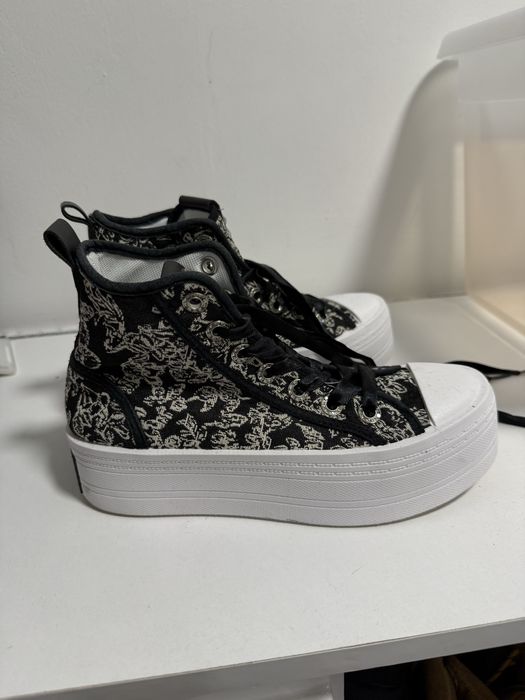 Дамски маратонки.