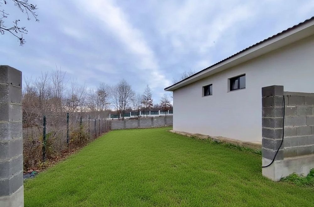 Casa Oradea aproape la alb