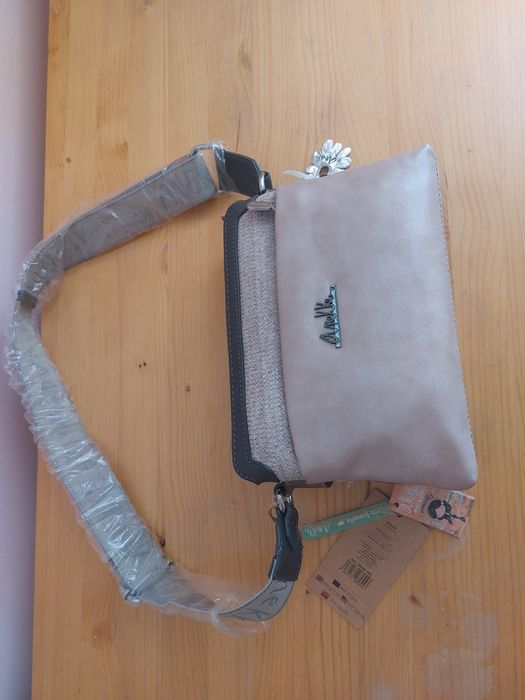 Чисто нова чанта Anekke