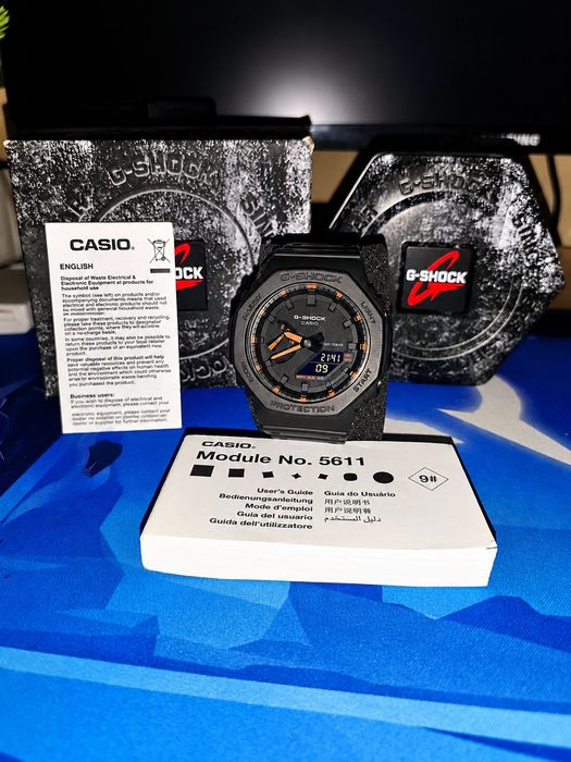 Vând ceas Gshock ga-2100-1A4ER