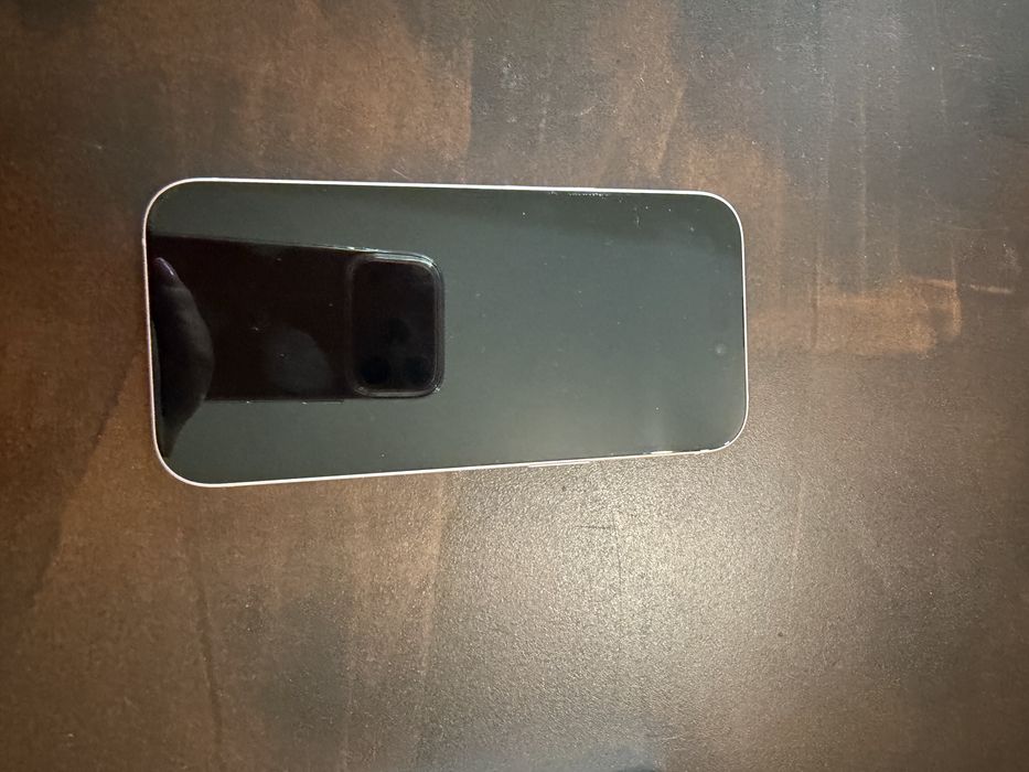 Продаван розов iPhone 15 128GB