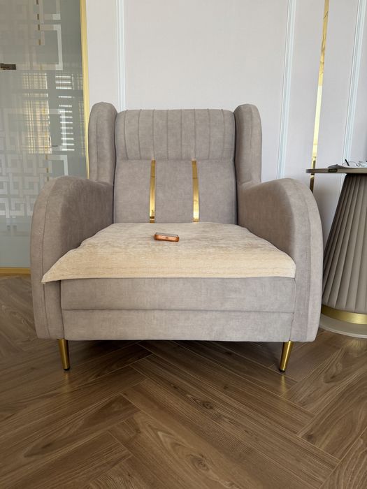 Продам диван новый с 2 креслами