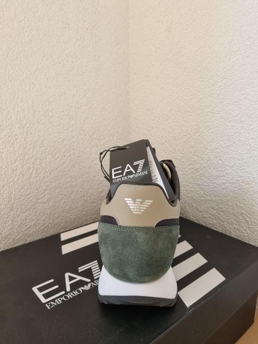 EA7 Emporio Armani
UNISEX - Sneakers low - black/cilantro/roasted cashew/fog/silver-coloured