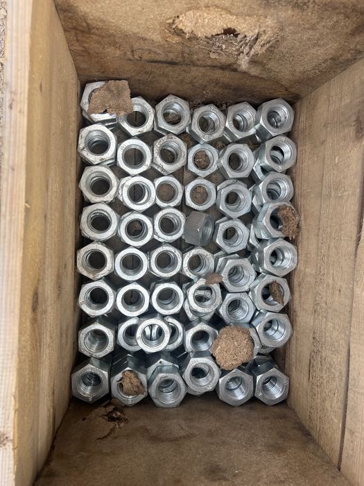 Продам болты болты