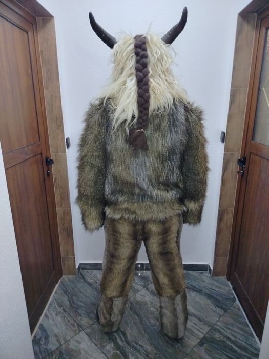 Кукерски костюми