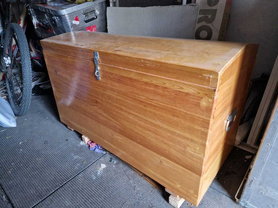 Сундуки новые, лакированные