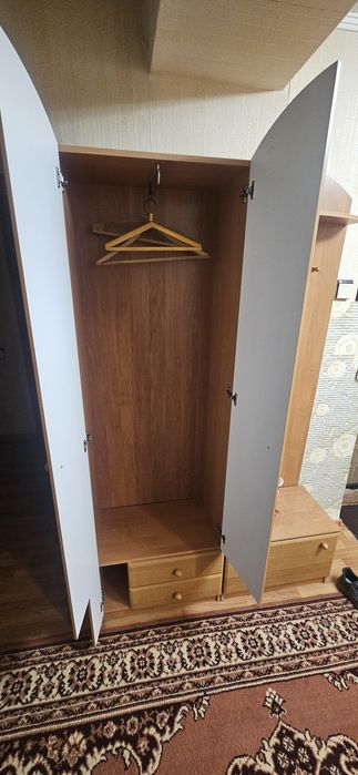 Продаётся прихожая