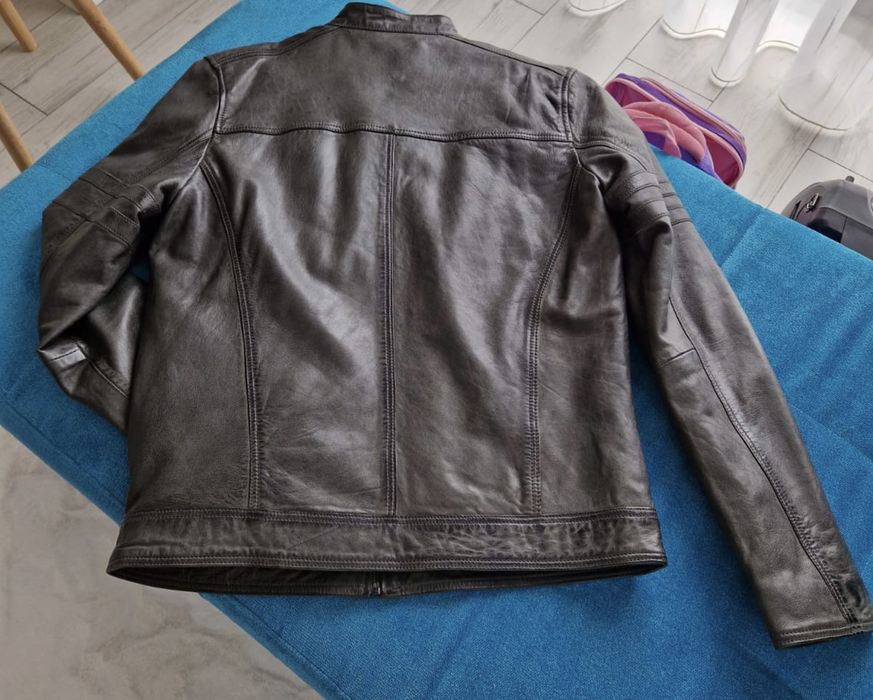 Vand geaca de piele marime M