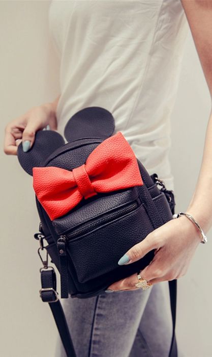 дамска раница кожена мики маус с червена сладурска панделка ново чанта