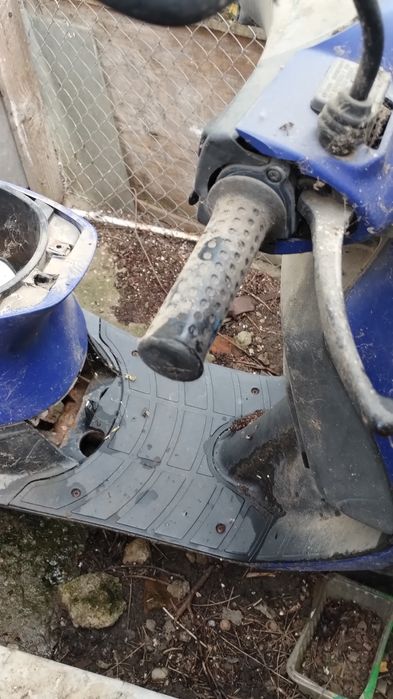 Vând 2 scutere Piaggio zip