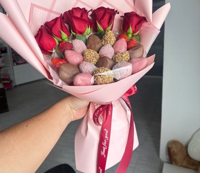 Клубника в шоколаде букет