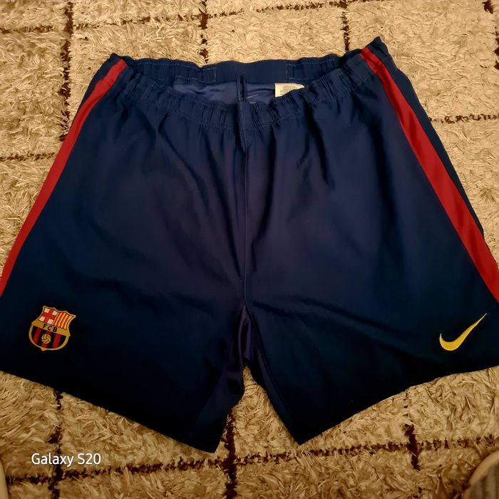 Nike FC Barcelona оригинални къси гащи размер L спортни
Продавам оригинални мъжки къси гащи Nike FC Barcelona.
Много запазени, без скъсано или петна.