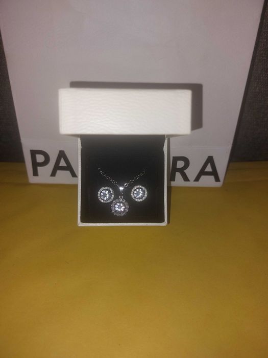 Set de bijuterii in cutie cadou cu punguta cadou pandora