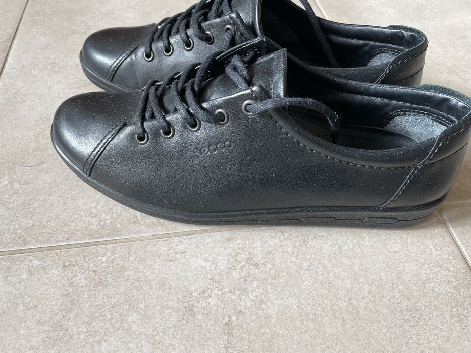 Продавам обувки Ecco кожени