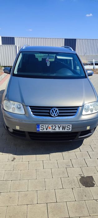 Vând mașină Volkswagen Touran