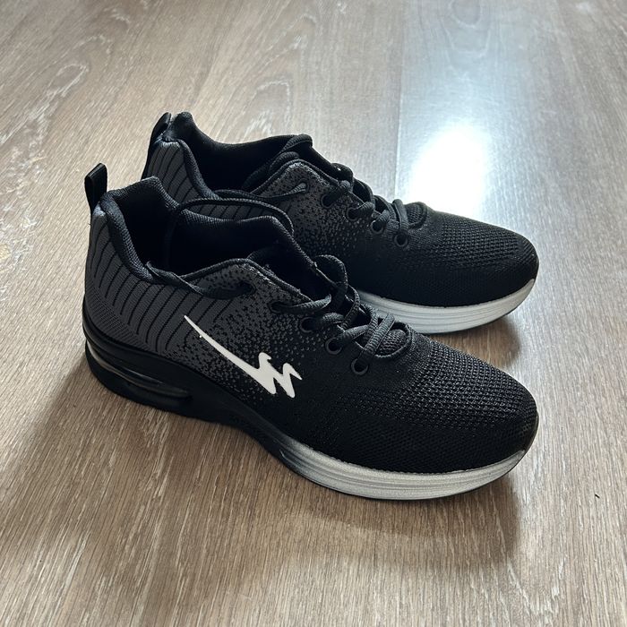 Продам кроссовки