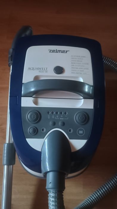 Vând aspirator Zelmer cu fir și rezervor ptr.apa