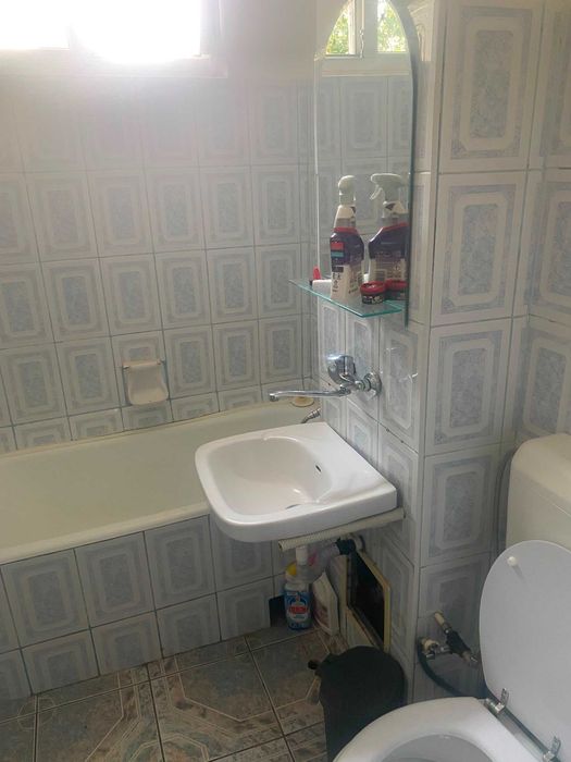 inchiriez 2 camere decomandat 55 mp Maratei