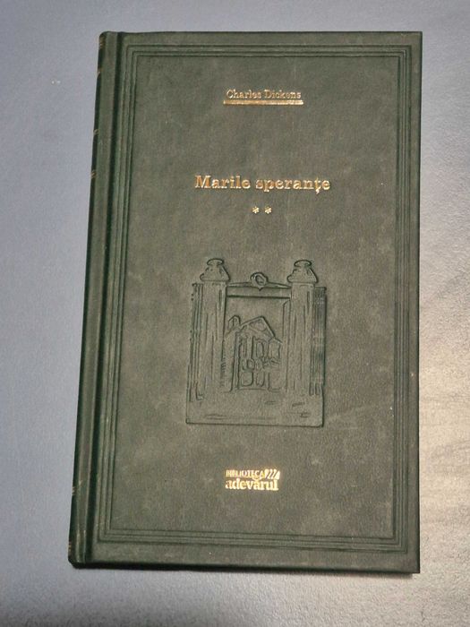 Vand pachet carti celebre, opere clasice din literatura universala