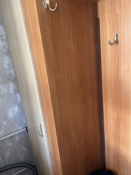 Продам шкаф для прихожей