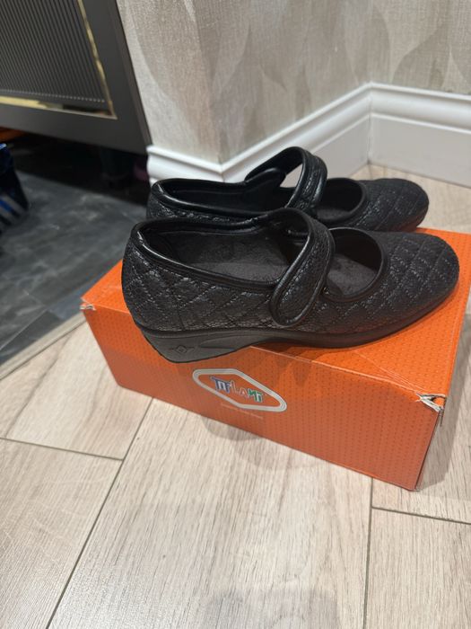 Черные туфли для девочки