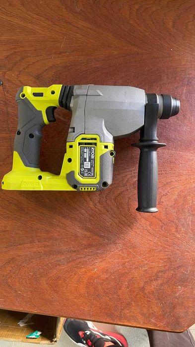 Rotopercutor Ryobi RSDS18BL 18V ONE+ , energie de impact 2, 5 J, capacitate de gaurire in beton 26 mm, mandrina SDS+