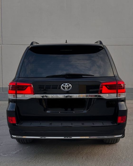 Toyota Land Cruiser 200