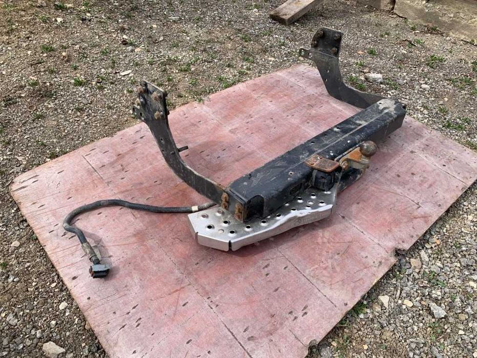 Оригинален теглич за бус/камион Iveco/Ивеко Daily + СТЪПЕНКА