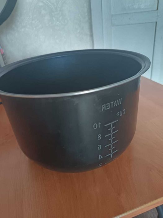 Продается Мультиварка Redmond