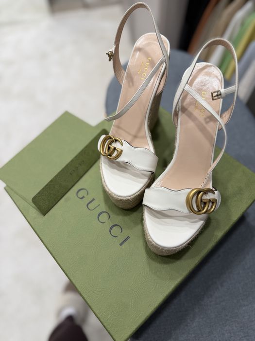 Оригинални дамски сандали GUCCI – като нови