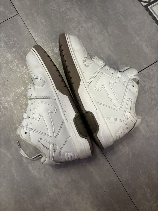 off white purtate dar fara defecte