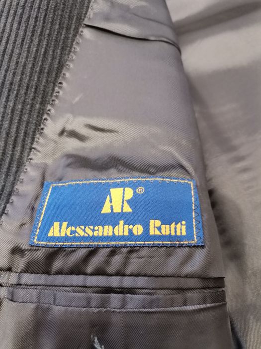 Vand costum raiat marimea 48 Alessandro Rutti regular