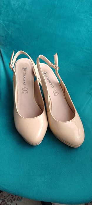 Туфли бежевые на шпильке