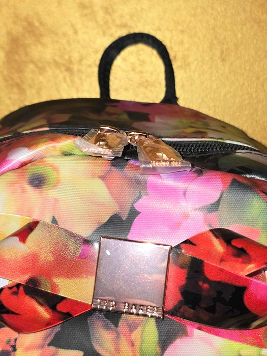 Ted Baker страхотна нова раничка